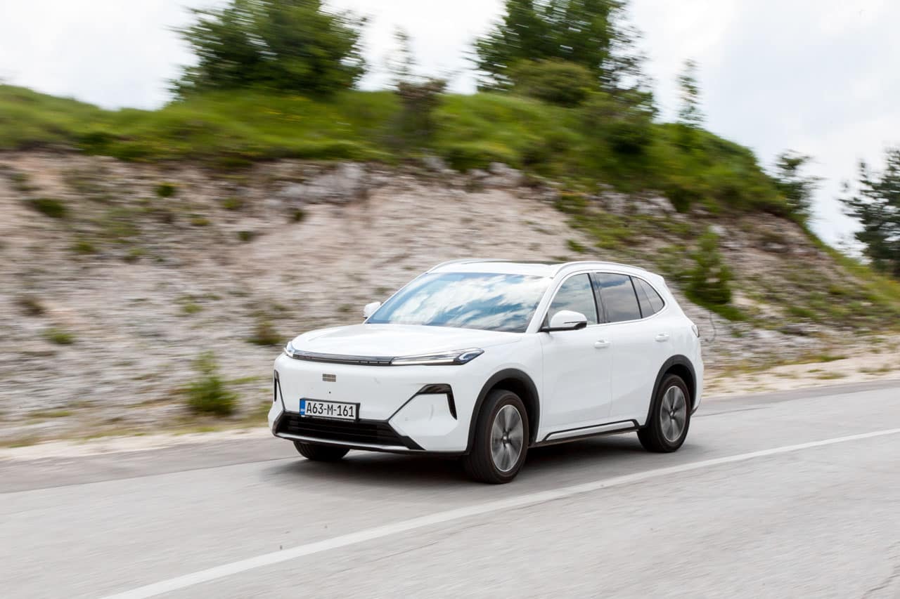 Test Geely Starray EM-i MAXX