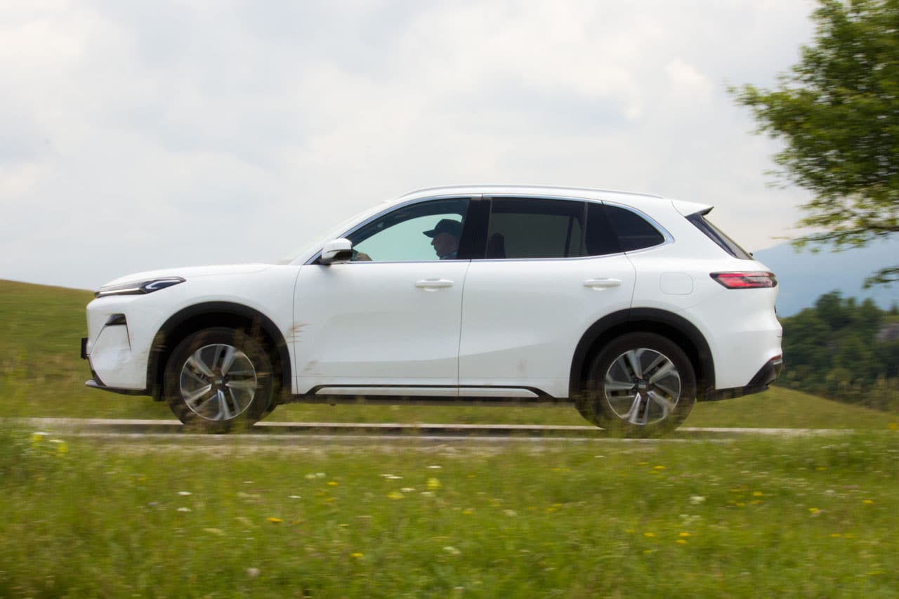 Test Geely Starray EM-i MAXX