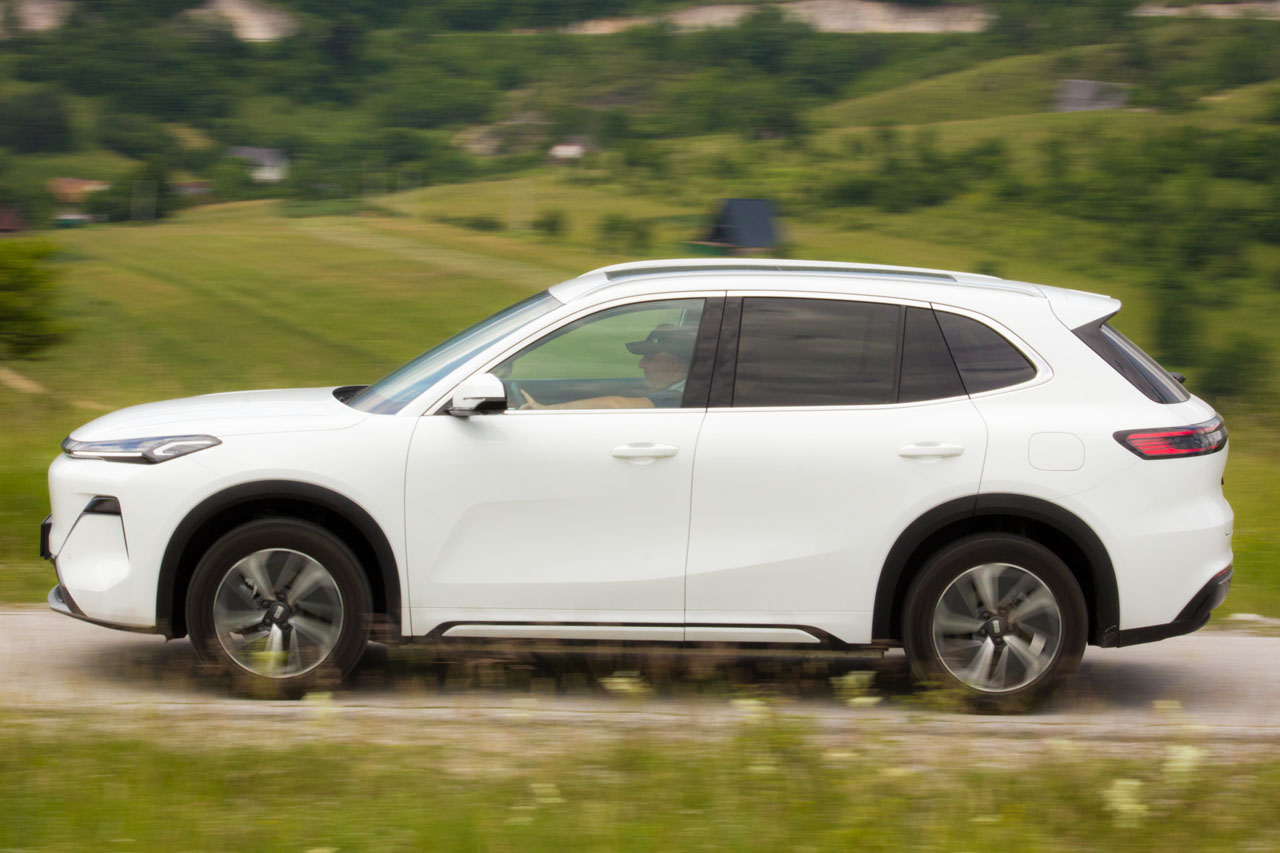 Test Geely Starray EM-i MAXX