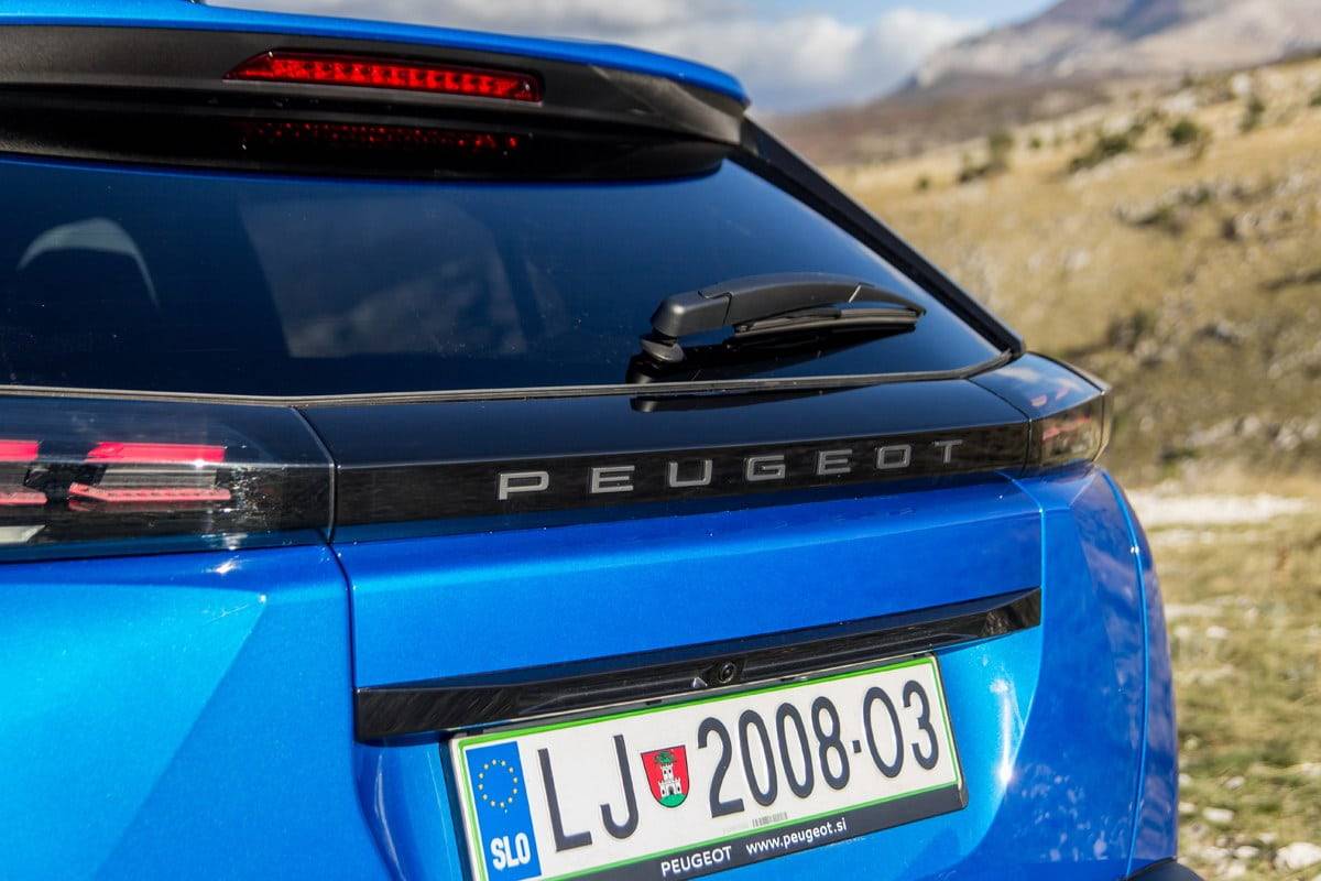 Peugeot 2008 Allure 1.2 PureTech EAT8 FL 2023