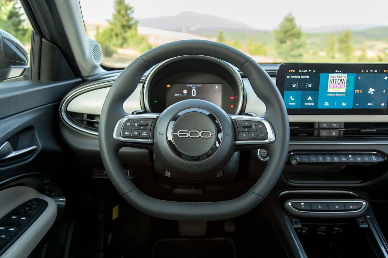 Test Fiat 600 hybrid La Prima