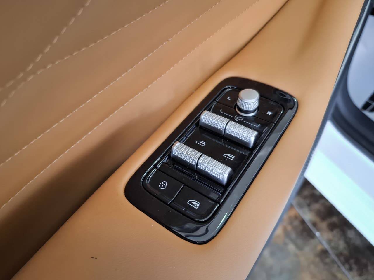 Geely Starray EM-i